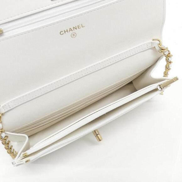 CHANEL White Wallet - Picture 10 of 10